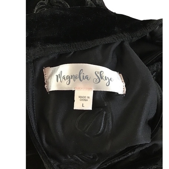 Magnolia Skye Velvet Sleeveless Dress - Picture 4 of 6